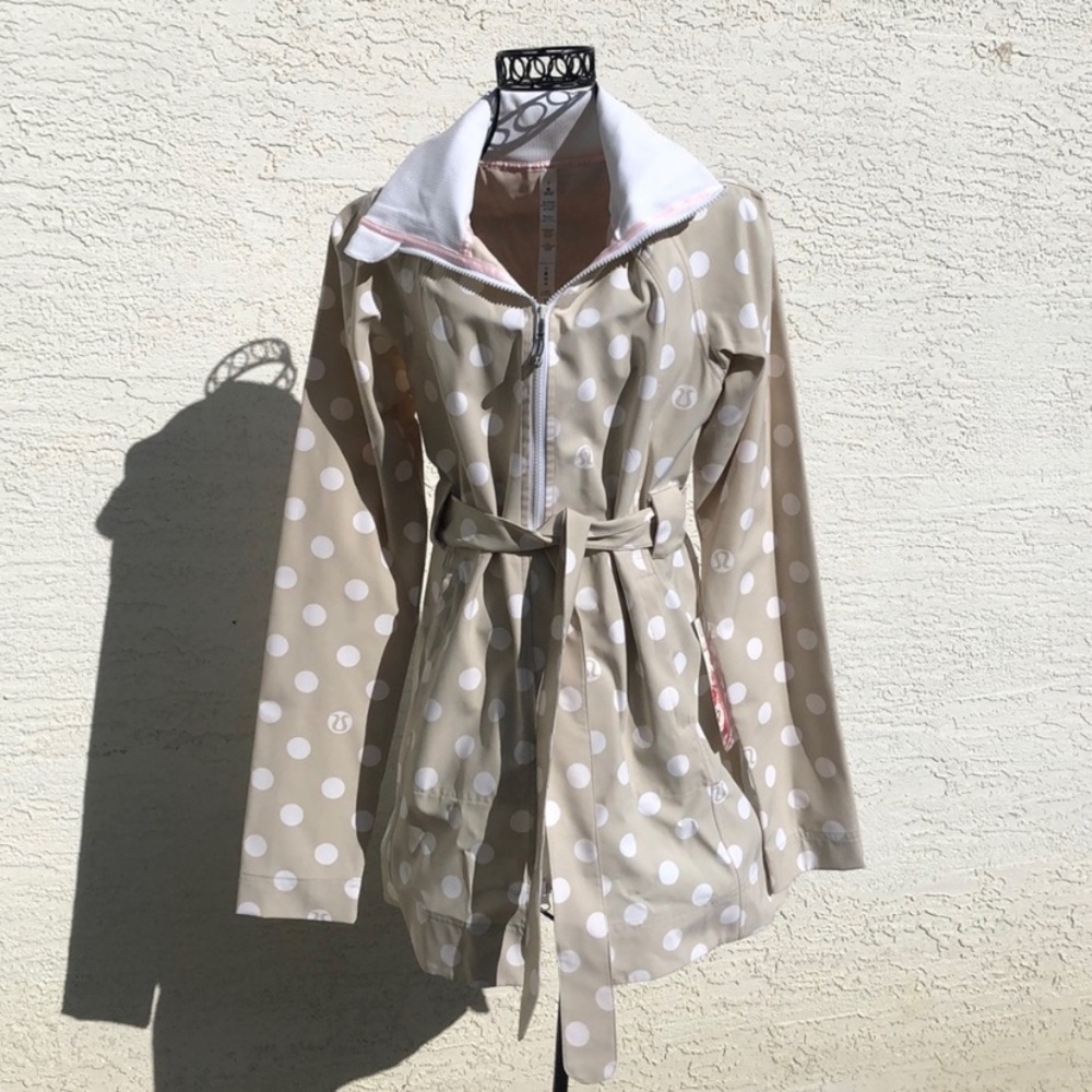 Vintage lululemon NWT essence jacket